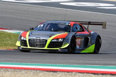 İtalya-29 Mart, 2019: Audi R8 LMS 2018 hız Lover Belçika ekibi tarafından Driven Dominique Bastien/Jimmy de Breucker eylem sırasında 12 h Hankook yarışı Mugello Circuit.
