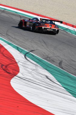 İtalya - 29 Mart, 2019: Mercedes-Amg Gt3 Yunanistan'dan IDEC spor yarış Fransa takımı 12 h Mugello devre de Hankook yarış sırasında eylem Patrice Lafargue/Paul Lafargue/Dimitri Enjalbert tarafından tahrik.
