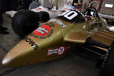 Imola, 27 Nisan 2019: Tarihi F1 Arrows A3 1980 ex Jochen Mass İtalya'da Imola Circuit'te Minardi Historic Day 2018 sırasında kutuda.