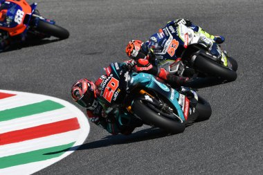 Mugello - İtalya, 1 Haziran: Fransız Petronas Yamaha Srt Team binicifabio Quartararo haziran 2019'da İtalya'da Motogp'nin İtalya Gp'si sırasında eyleme geçti