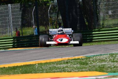 Imola, 27 Nisan 2019: Tarihi 1971 Ferrari F1 Car modeli 312b2 eski Mario Andretti / Jacky Ickx İtalya'da Imola Circuit Minardi Historic Day 2019 sırasında eylem bilinmeyen tarafından tahrik.