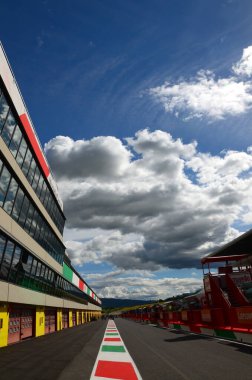 Scperia, Mugello - İtalya, 31 Mayıs: 2019 MotoGP GP etkinliği vesilesiyle Pitlane 'in detayları ve Mugello Pisti' nin altyapıları.