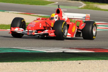 MUGELLO, IT, Kasım 2013: Finali Mondiali Ferrari 2013 sırasında Ferrari F1 ile İtalya 'daki mugello pistine bilinmeyen koşu