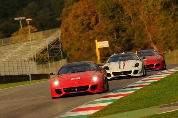 Мужелло Италия Ноябрь 2013 Неизвестные Ездят Ferrari 599Xx Evo Время — стоковое фото