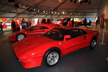 MUGELLO, IT, Kasım 2013: Ferrari 288 GTO Finali Mondiali Ferrari 2013 sırasında İtalya 'daki Mugello Pisti' nde sergilenmektedir. İtalya.