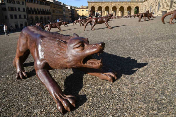 Florence Italy 2020 Wolves Liu Ruowang Artwork Displayed Pitti Square — Stock Photo, Image