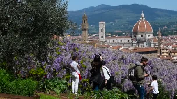 Florencie Květen 2019 Turisté Obdivují Slavnou Katedrálu Santa Maria Del — Stock video