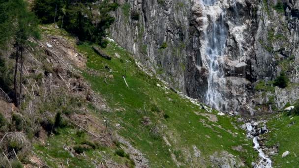 安特卫瓦湖畔美丽的瀑布 南蒂罗尔博尔萨诺意大利 — 图库视频影像