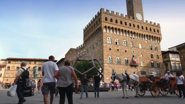 Florença Setembro 2019 Turistas Observam Dodecaedro Amoreira Símbolos Exposição Botanica — Vídeo de Stock