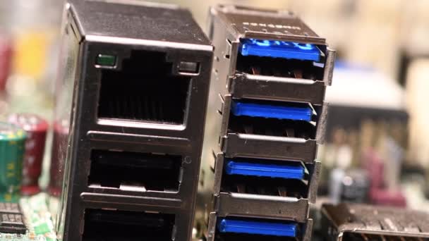 Detalhe Das Portas Rj45 Lan Usb Placa Mãe Vídeo Uhd — Vídeo de Stock