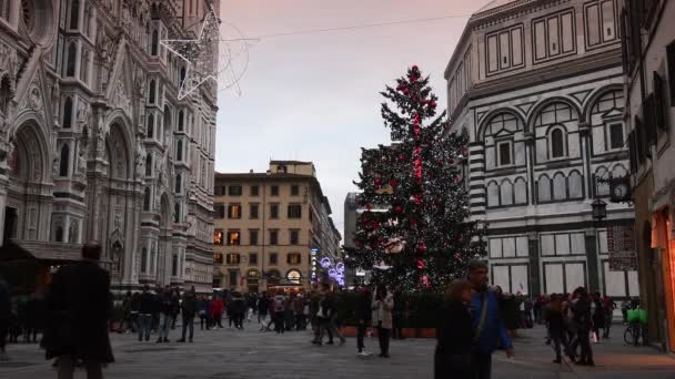 Florens December 2019 Turister Shoppar Piazza Del Duomo Florens Julgran — Stockvideo