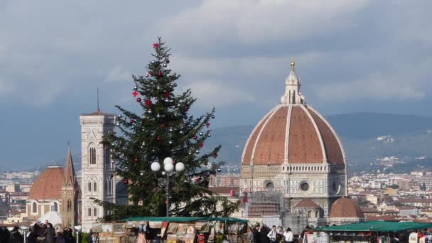 フィレンツェ 2019年12月 サンタ マリア フィオーレ大聖堂のあるクリスマスツリー Uhdビデオ — ストック動画