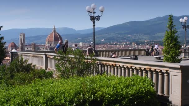 Florença Maio 2020 Turistas Protegidos Por Máscaras Coronavirus Piazzale Michelangelo — Vídeo de Stock