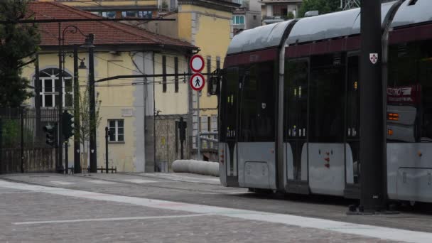 Florence Juni 2020 Keberangkatan Tramway Dekat Stasiun Kereta Api Pusat — Stok Video