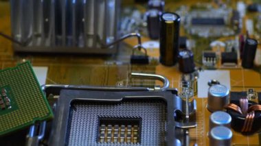 Florence, İtalya - Temmuz 2020: Modern PC Anakartındaki CPU Çip Soketini Kapat.