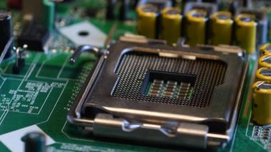 Modern PC Anakartındaki CPU Çip Soketini kapat.
