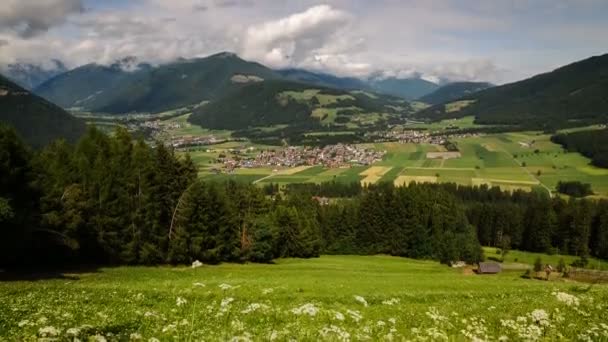 Val Pusteria Sett Ovanifrån Med Byarna Rasun Valdaora Centro Och — Stockvideo