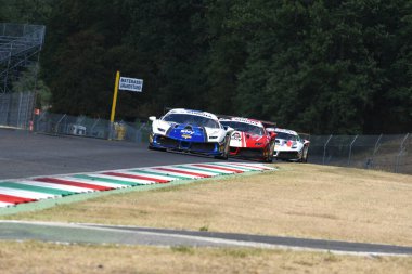 Scarperia, Mugello - 28 Ağustos 2020: Matus Vyboh, Ferrari 488 Challenge Evo ile İtalya 'daki Ferrari Yarış Günleri sırasında Mugello Pisti' nde antrenman yapıyor..