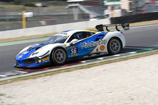 Scarperia, Mugello - 28 Ağustos 2020: Matus Vyboh, Ferrari 488 Challenge Evo ile İtalya 'daki Ferrari Yarış Günleri sırasında Mugello Pisti' nde antrenman yapıyor..