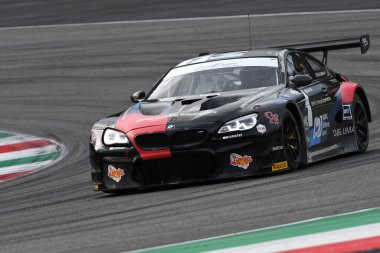 Mugello Pisti, İtalya - 2 Ekim 2020: BMW M6 İtalyan ekibi BMW GT3 Komandini Stefano - Zug Marius tarafından Mugello Pisti 'nde oynanan İtalyan Şampiyonası' nın Qualifyng oturumunda.