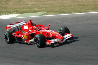 Imola, İtalya - 23 Nisan 2006: F1 Dünya Şampiyonası. San Marino Grand Prix, Michael Schumacher Ferrari 248 F1 tatbikatında.
