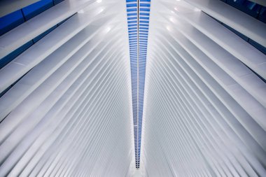 New York, bize - 29 Mart 2018: Ünlü Westfield Alışveriş Merkezi New York City'deki Dünya Ticaret Merkezi'nde