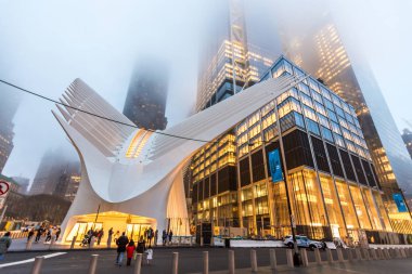 New York, bize - 29 Mart 2018: Ünlü Westfield Alışveriş Merkezi New York City'deki Dünya Ticaret Merkezi'nde