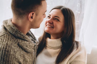 Karavanda aşık bir çift