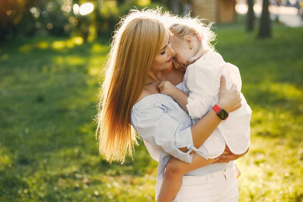 Madre con figlia — Foto Stock