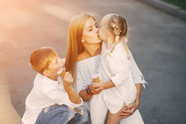 Mother with children — Stock Photo, Image