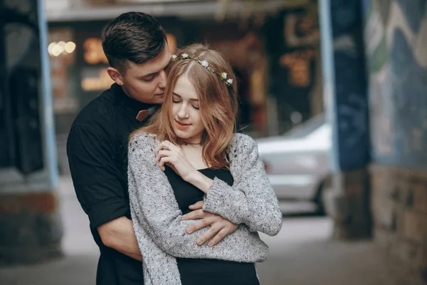 Couple in city — Stock Photo, Image