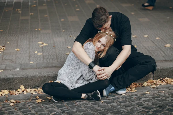 Casal na cidade — Fotografia de Stock