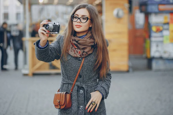 Mädchen mit Brille — Stockfoto