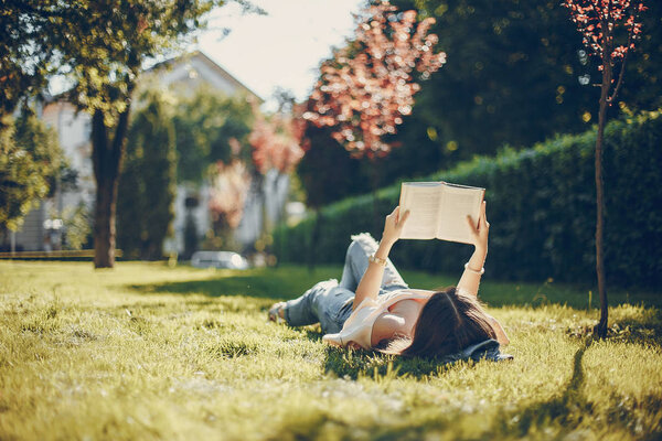 девушка в парке