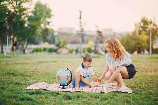 Mère avec son fils — Photo