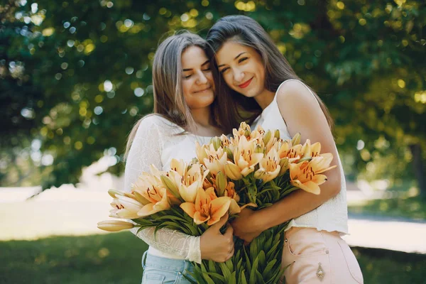Dívky s kyticí — Stock fotografie