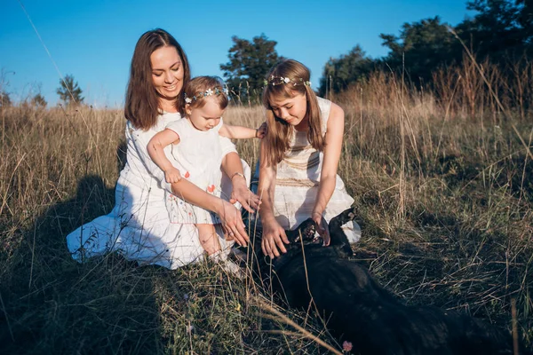 Mamma och döttrar — Stockfoto