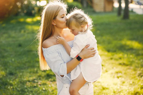 Mother with daughter — Stock Photo, Image