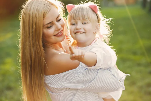 Mère avec fille — Photo