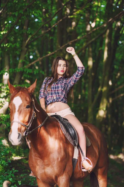 Chica con caballo — Foto de Stock