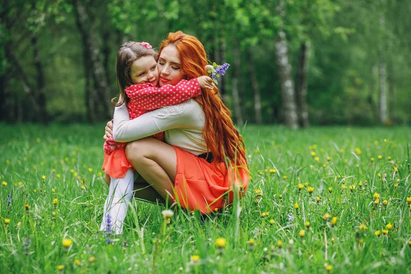 Mãe com filha — Fotografia de Stock