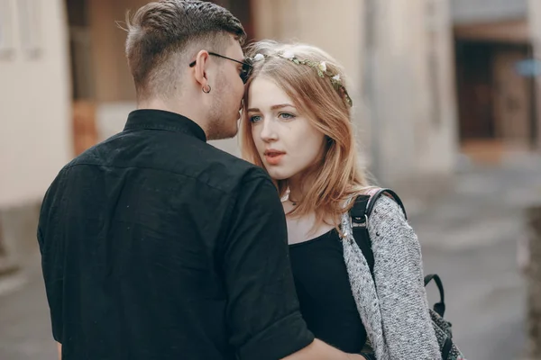 Casal na cidade — Fotografia de Stock