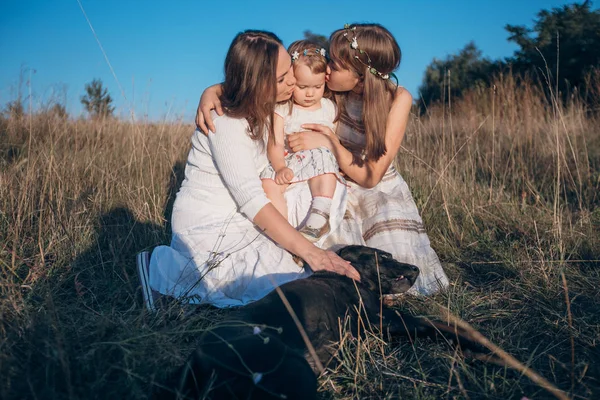 Mama i córki — Zdjęcie stockowe