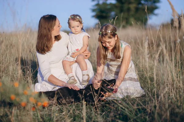 Mama i córki — Zdjęcie stockowe