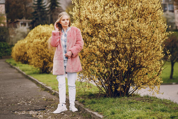 Девушка в городе
