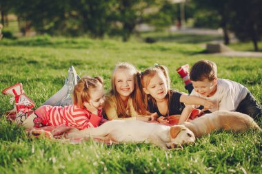 köpek olan çocuklar