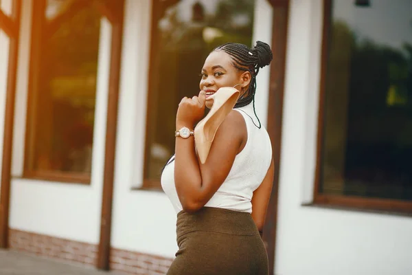 Black girl in a summer park — Stock Photo, Image