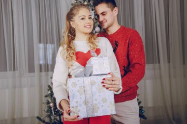 sevgi dolu çift Noel ağacı süsleme