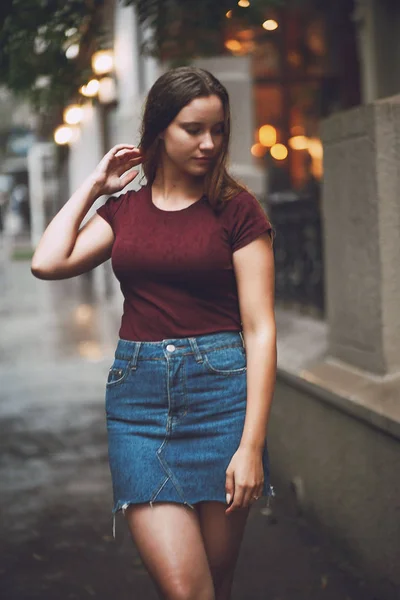 Meisje in het park — Stockfoto