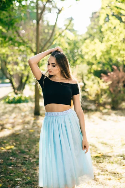 Chica en falda — Foto de Stock